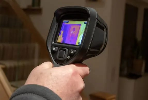 Détection de fuite par caméra thermique